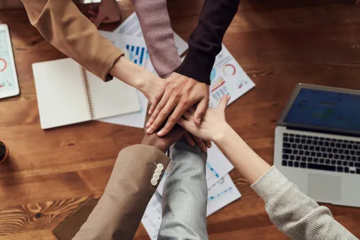Services pour personnes âgées 7 service de travail en réseaux
