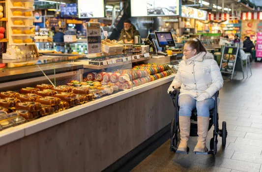 Services pour personnes âgées 2 Service d'aide aux gestes quotidiens